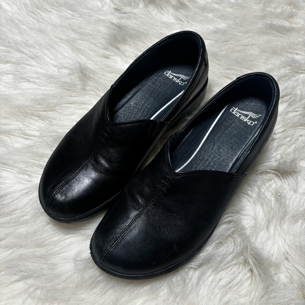 Dansko “Abigail” Black Nursing Medical Clogs in size 37 (6.5) Women’s
